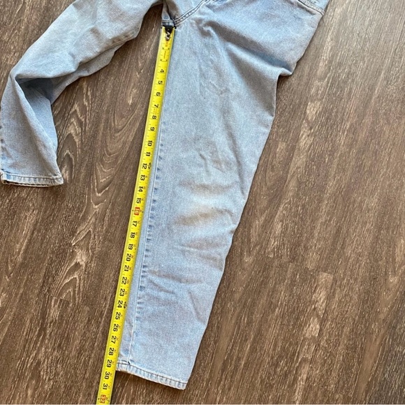 Vintage High rise light wash denim jeans. - Picture 14 of 17